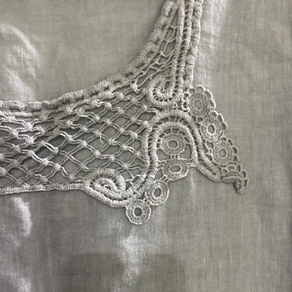 Linen Top - Picture 2 of 5